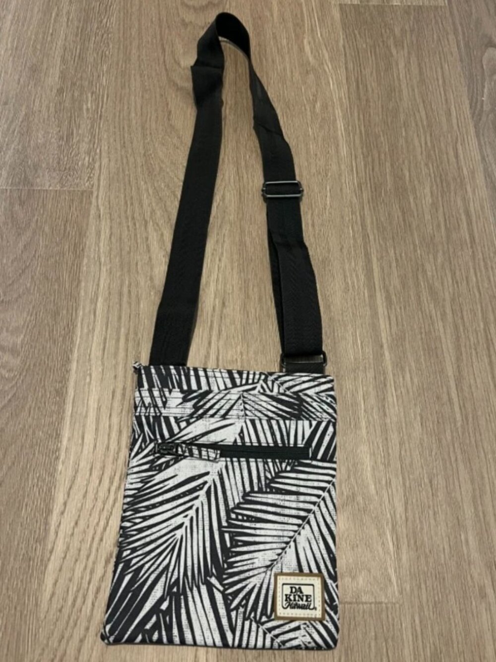 DAKINE Hawaii Jive Crossbody Purse Bag Tropical Surf Beach Palm Leaves Island